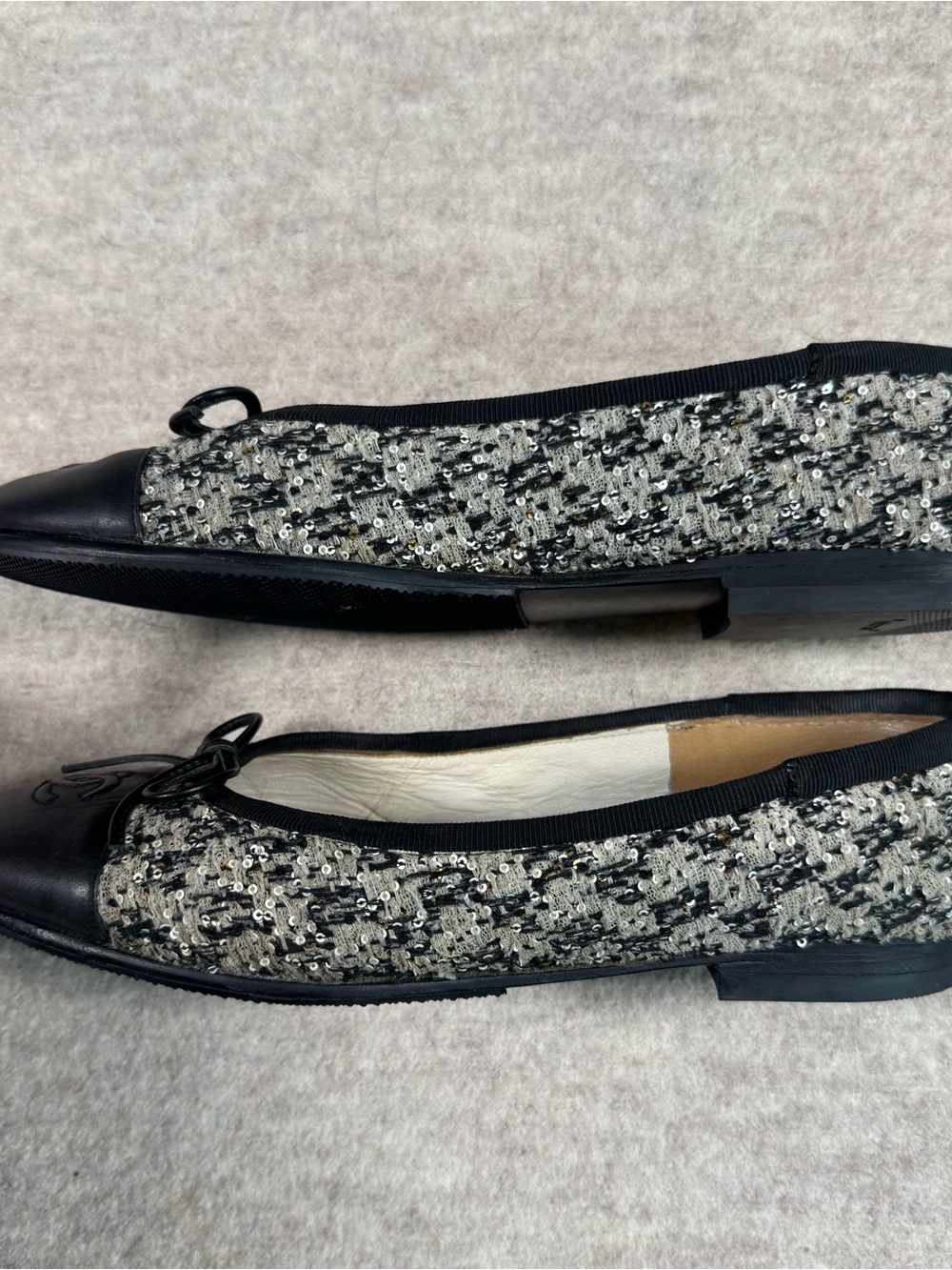 CHANEL Black & Gray Tweed Cap-Toe Bow Ballet Flats - Picture 3 of 9